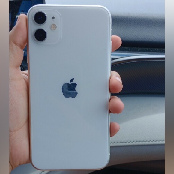 iPhone 11, white, apple reset - Picture 3 of 3